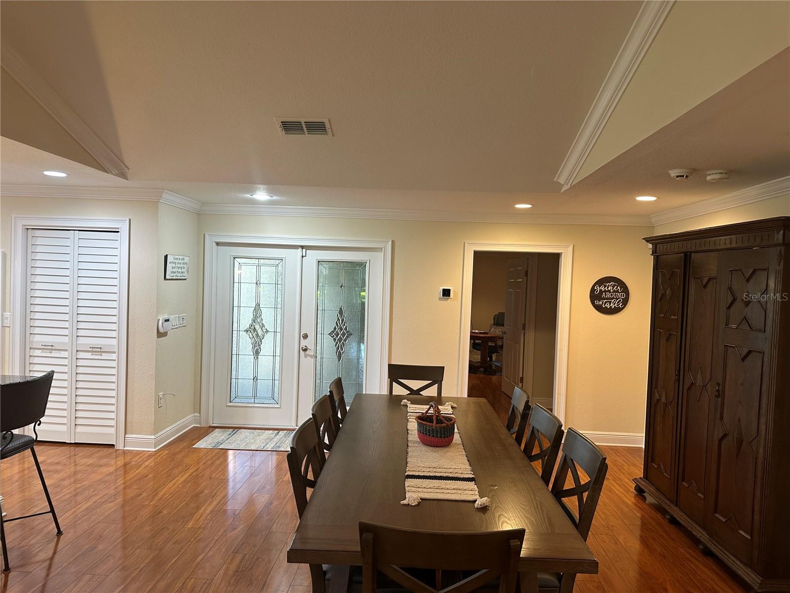 Image 15 of 49 For 104 Woden Way