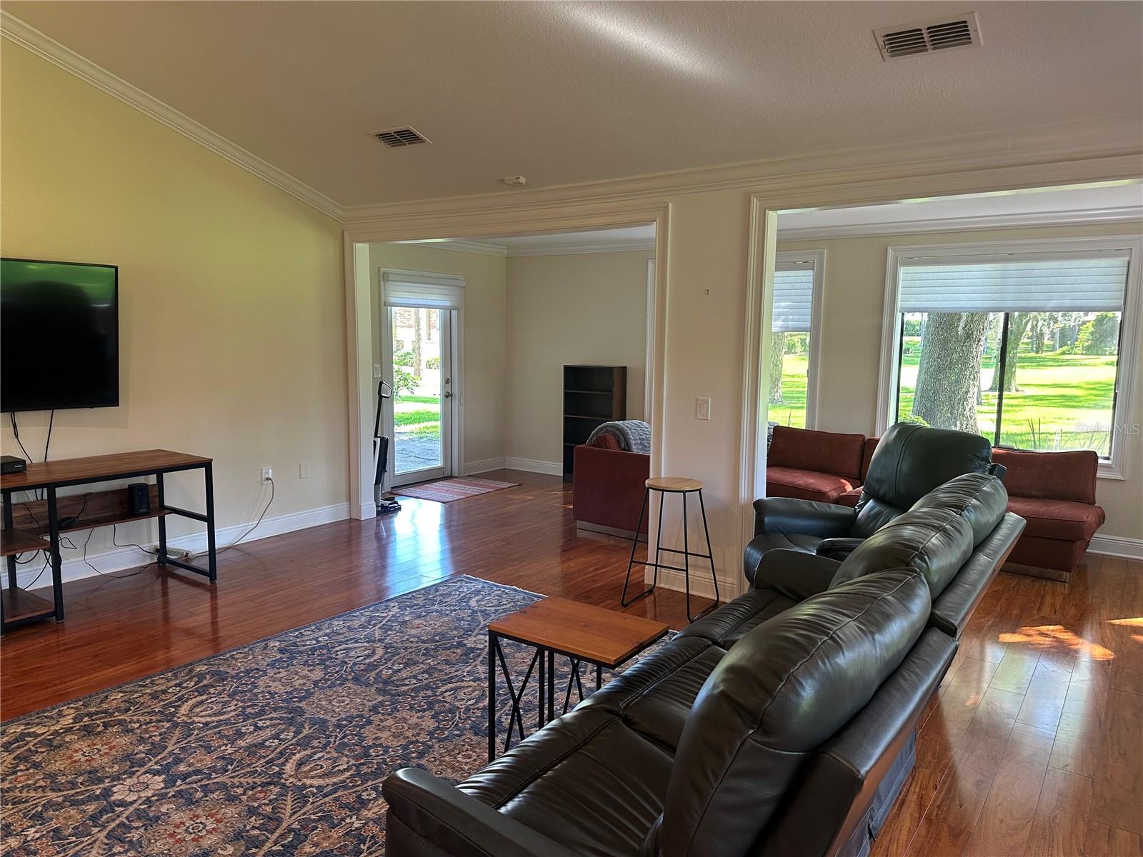 Image 9 of 49 For 104 Woden Way