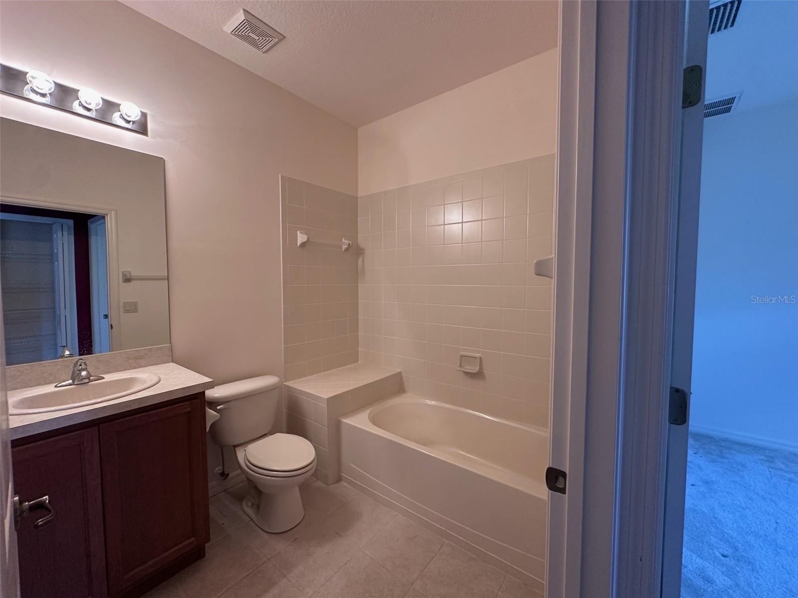 Image 8 of 17 For 1224 Vienna Square Drive