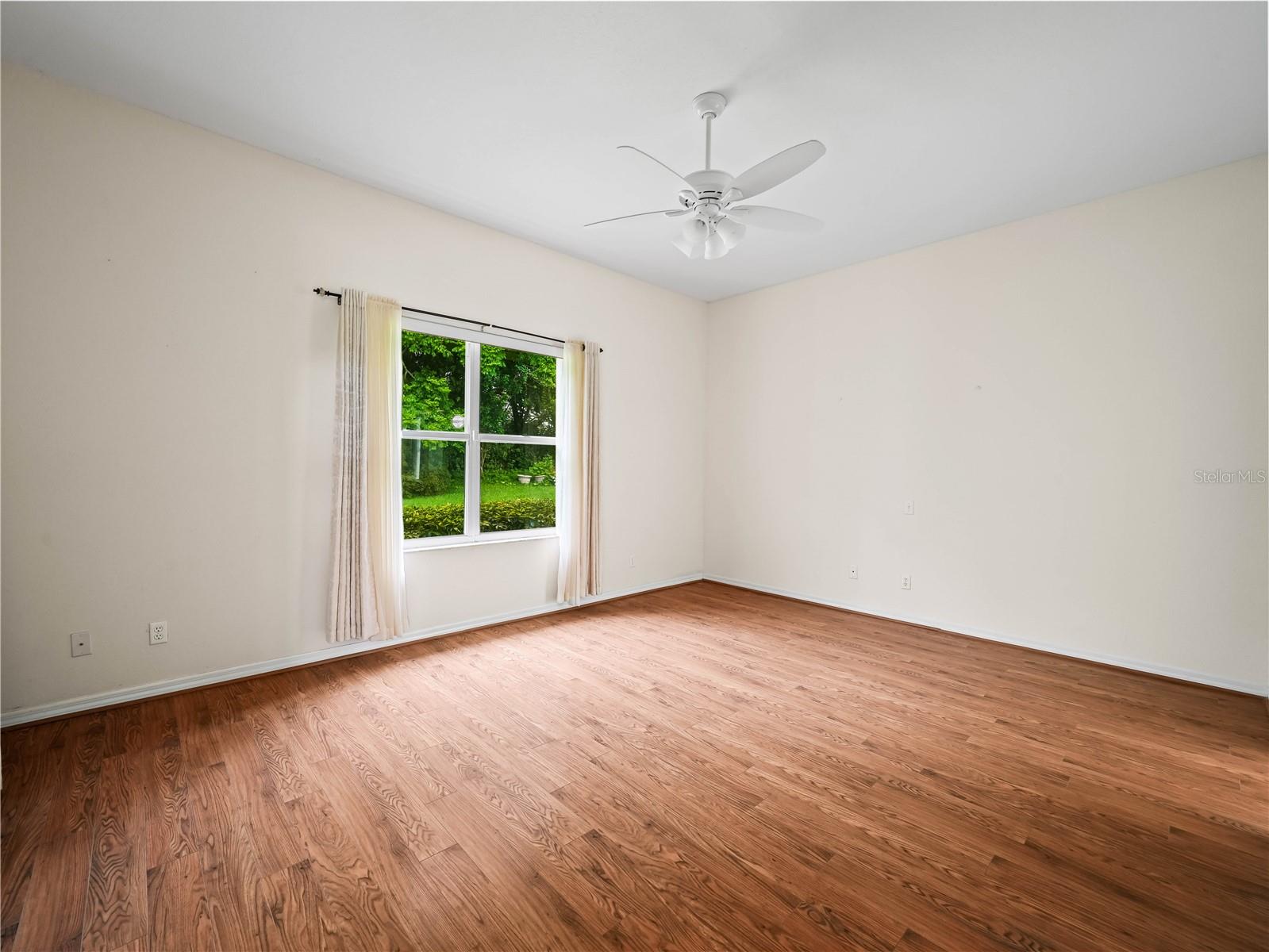 Image 15 of 37 For 530 Greenway Drive