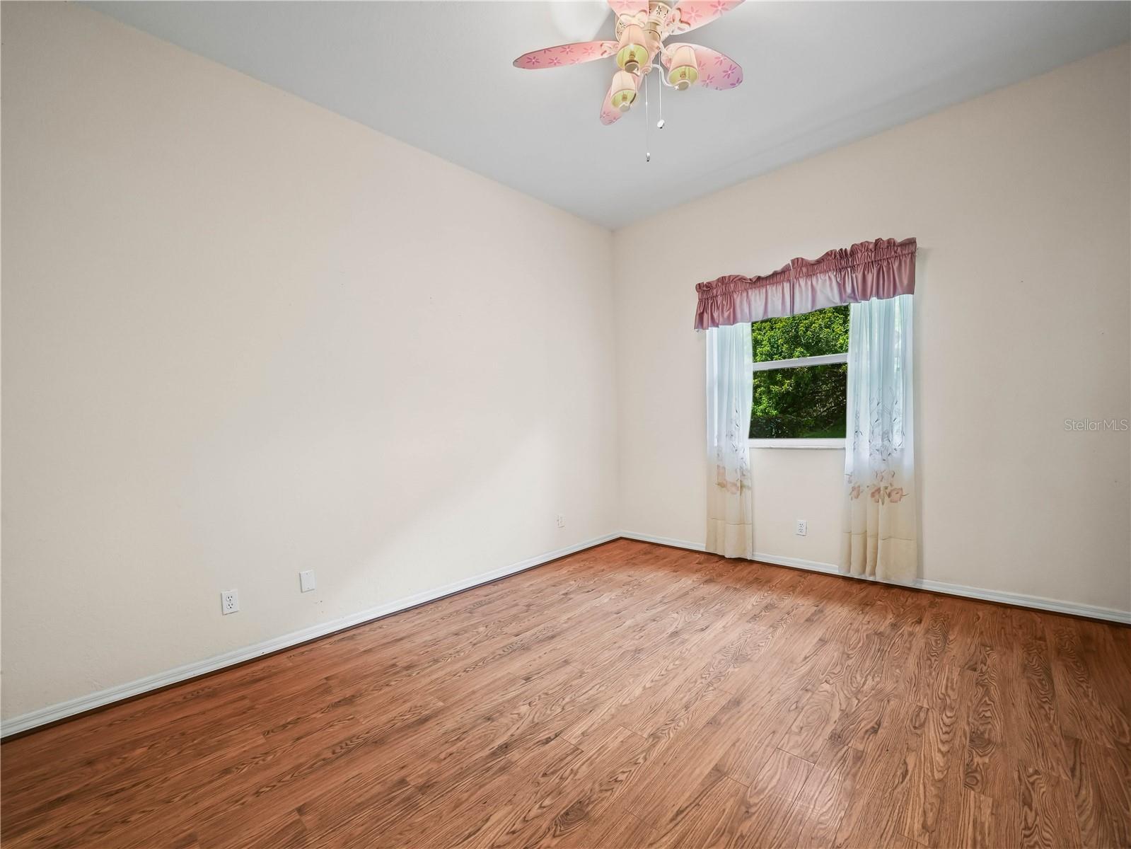 Image 22 of 37 For 530 Greenway Drive