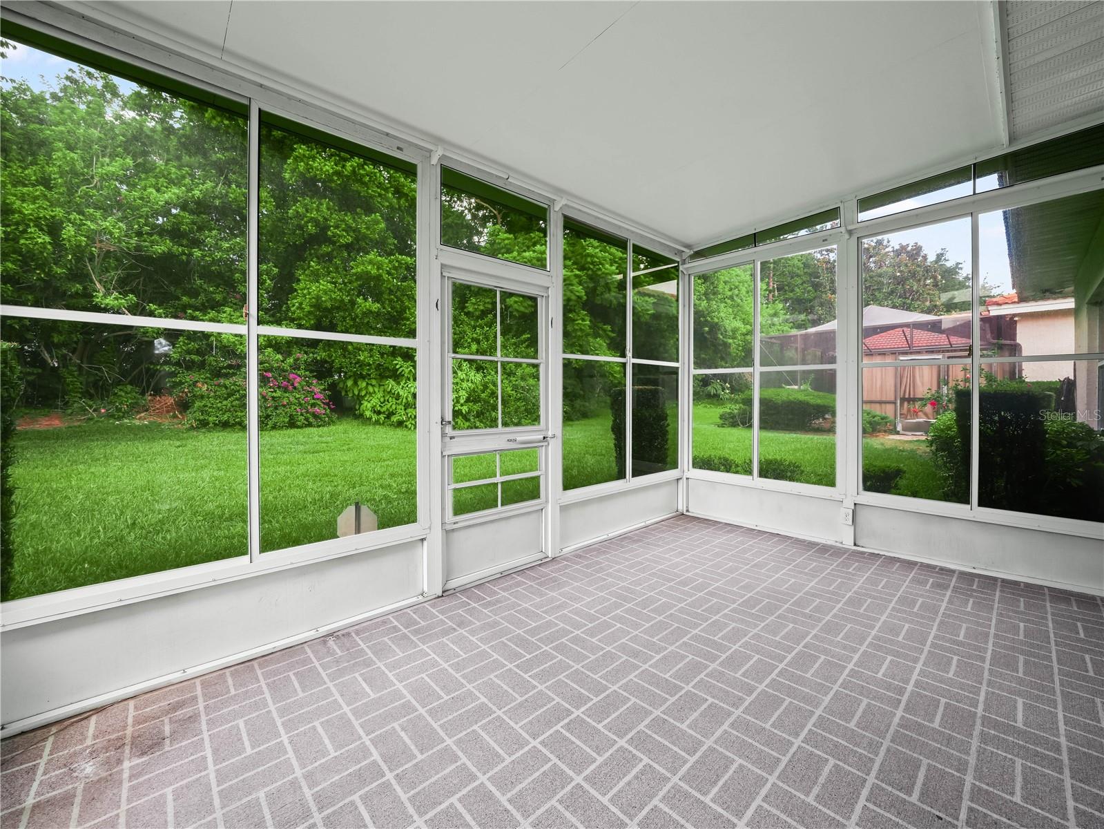 Image 28 of 37 For 530 Greenway Drive
