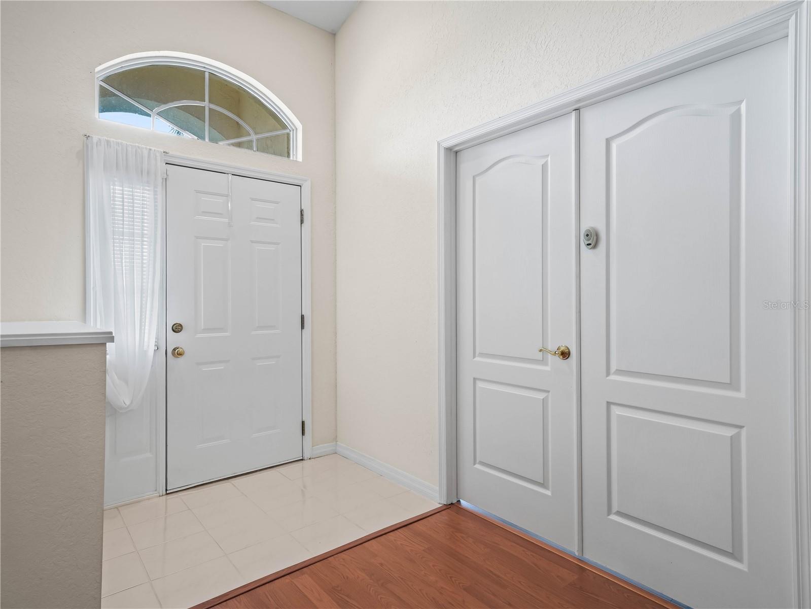 Image 6 of 37 For 530 Greenway Drive