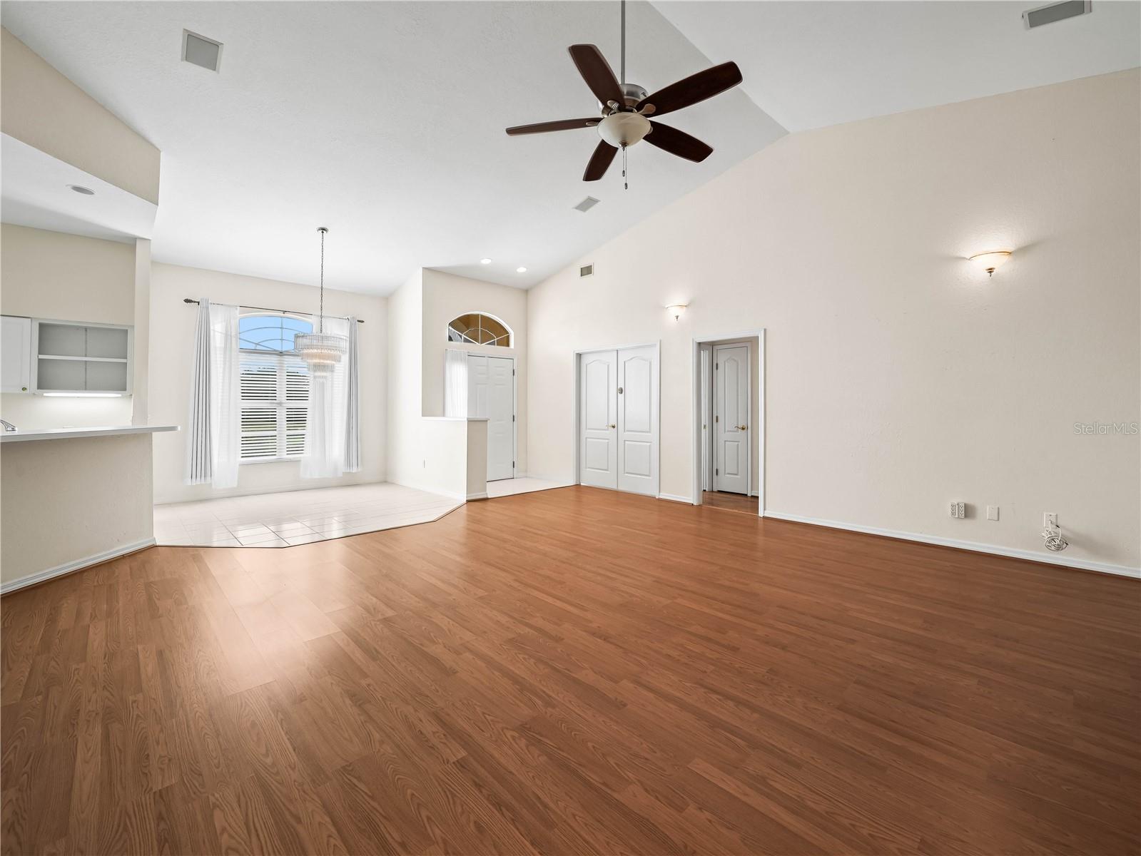 Image 8 of 37 For 530 Greenway Drive