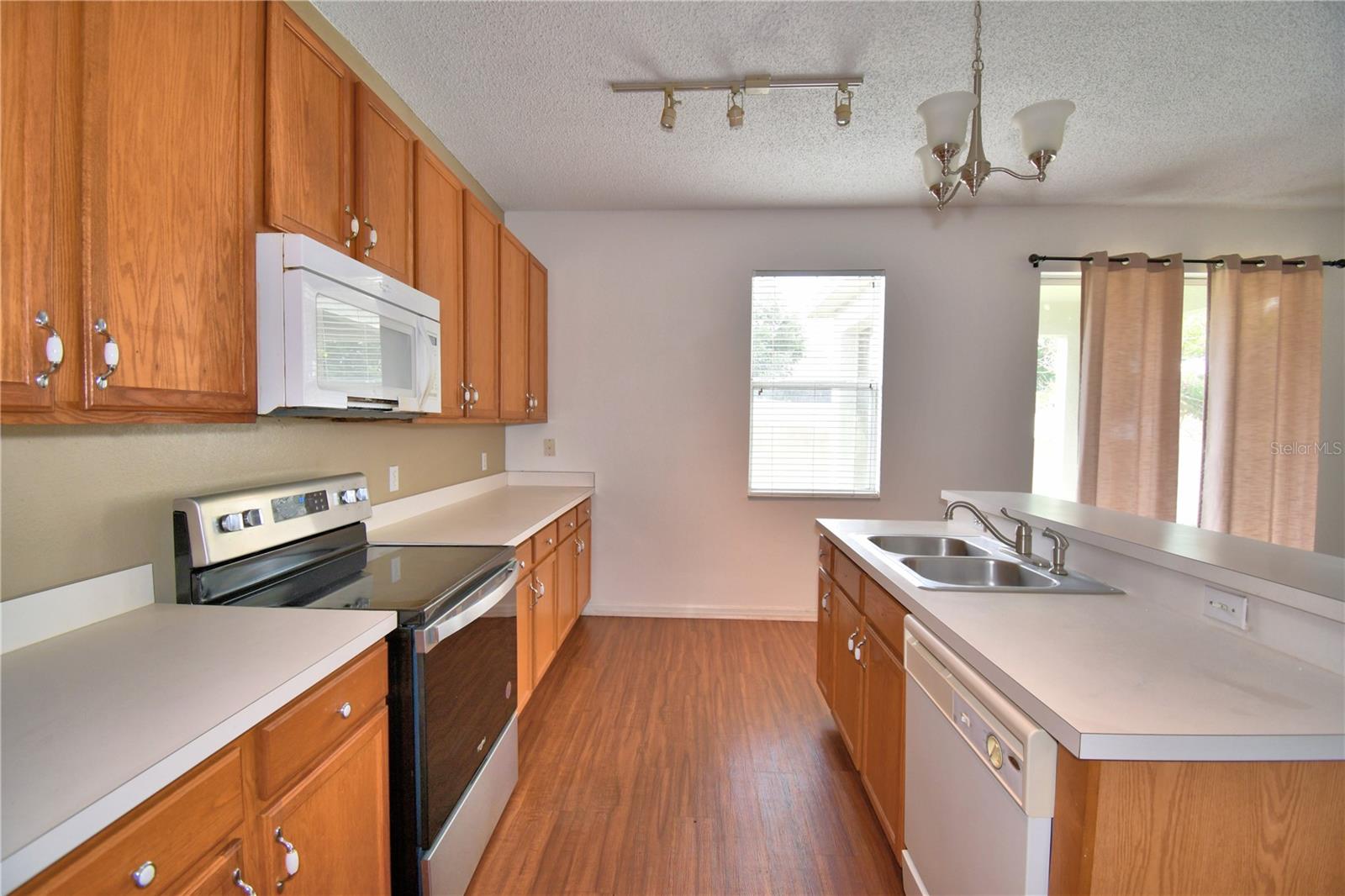 Image 30 of 85 For 154 Canna Drive