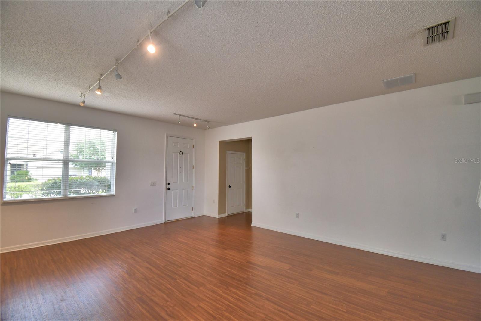 Image 9 of 85 For 154 Canna Drive