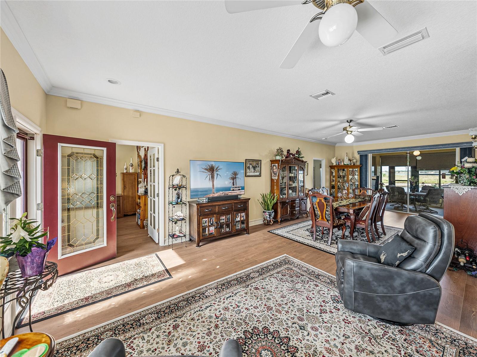 Image 22 of 95 For 4081 Dunmore Drive