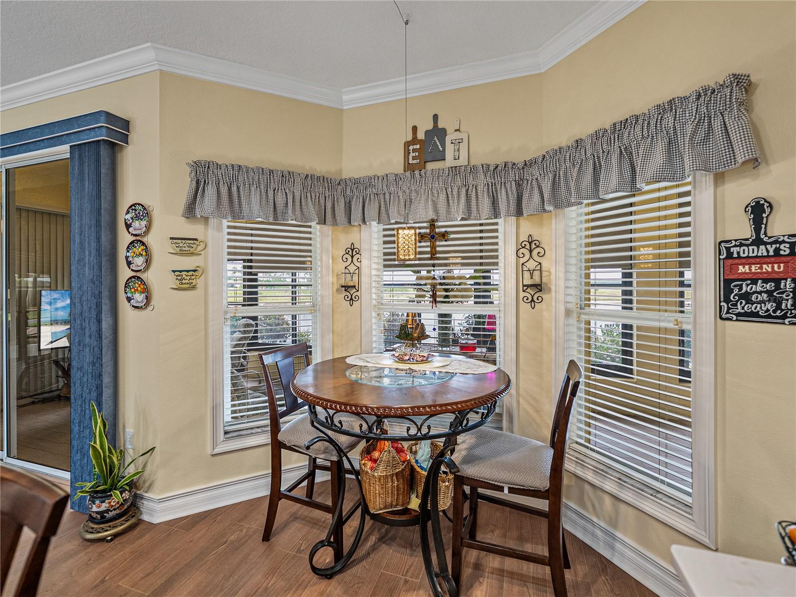 Image 30 of 95 For 4081 Dunmore Drive