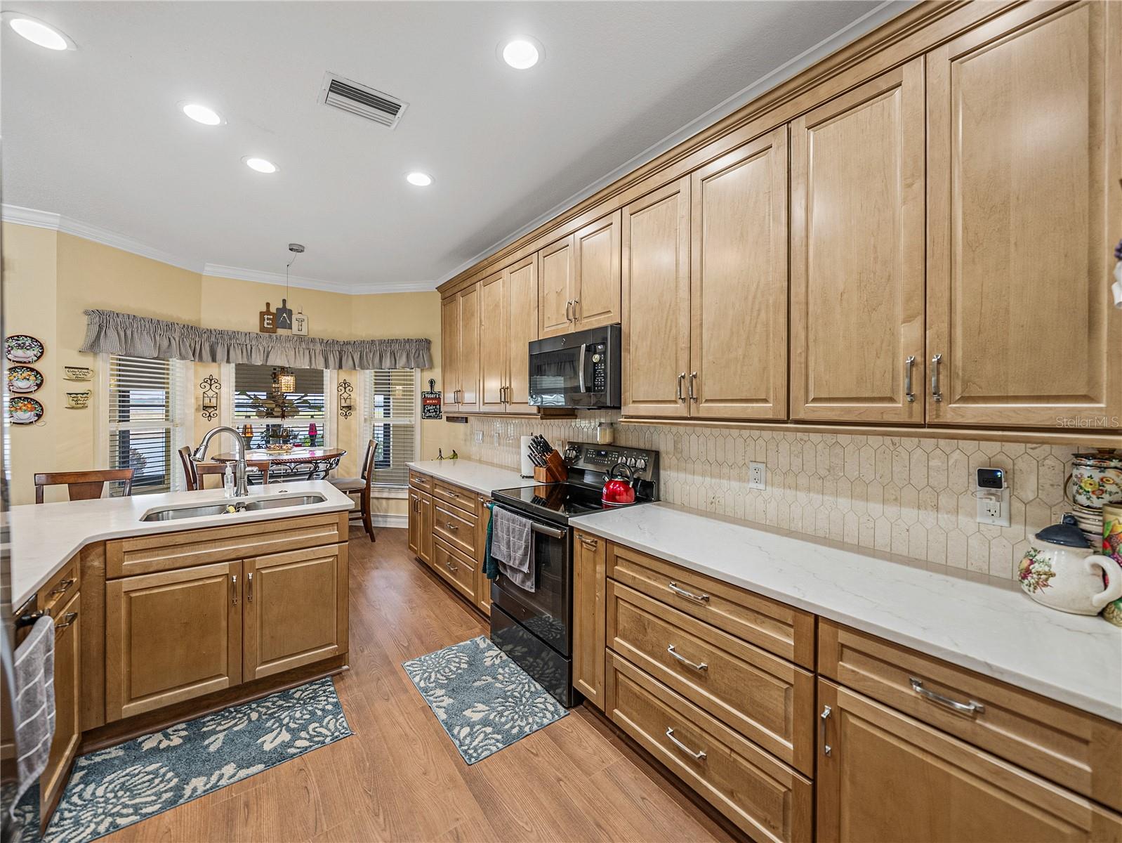Image 36 of 95 For 4081 Dunmore Drive