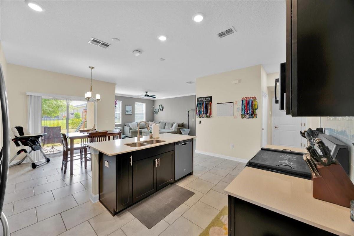 Image 11 of 39 For 3853 Cortland Drive