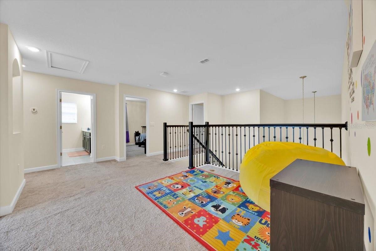 Image 17 of 39 For 3853 Cortland Drive