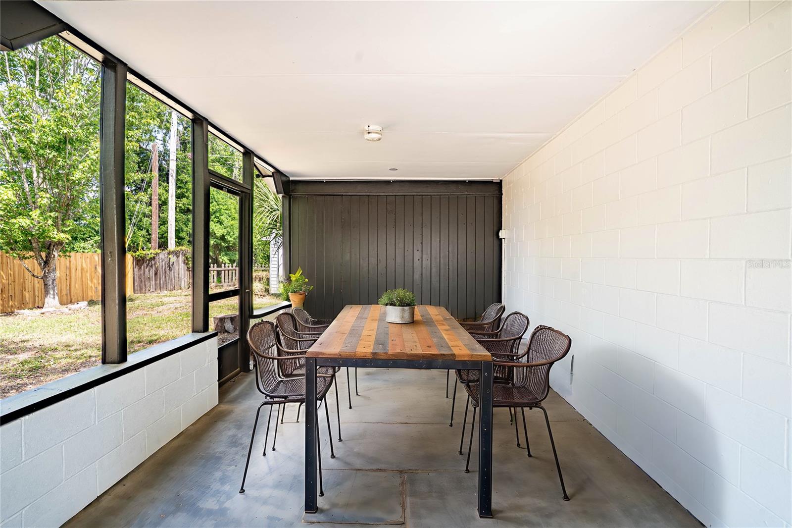 Image 21 of 49 For 2438 Mcarthur Street