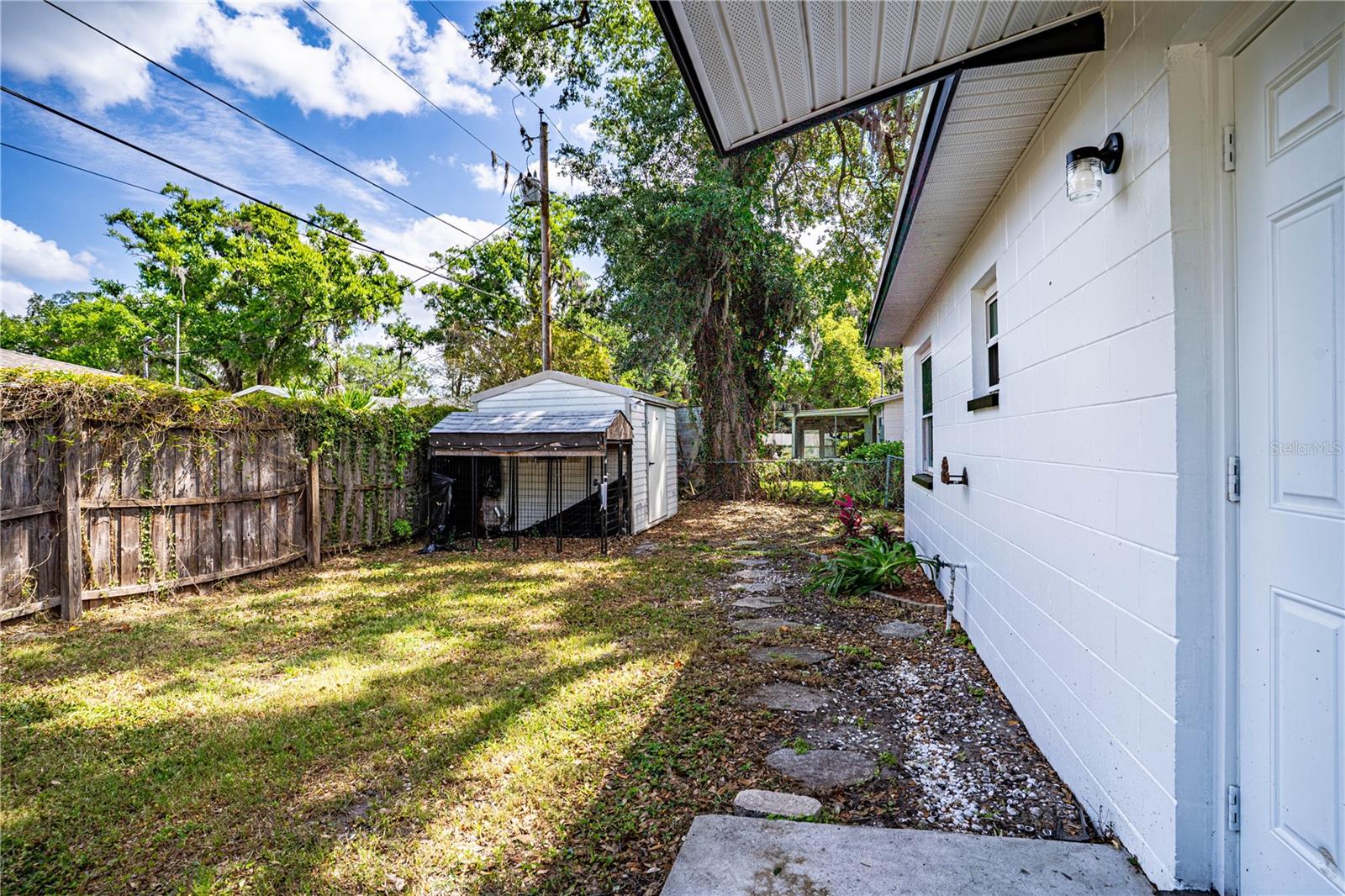 Image 39 of 49 For 2438 Mcarthur Street