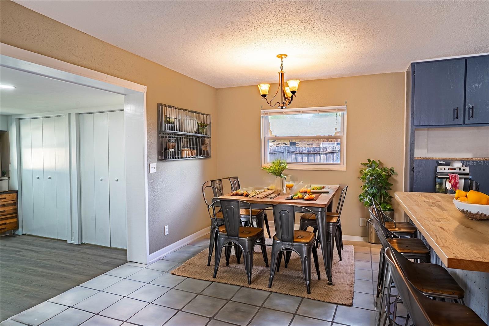 Image 4 of 49 For 2438 Mcarthur Street