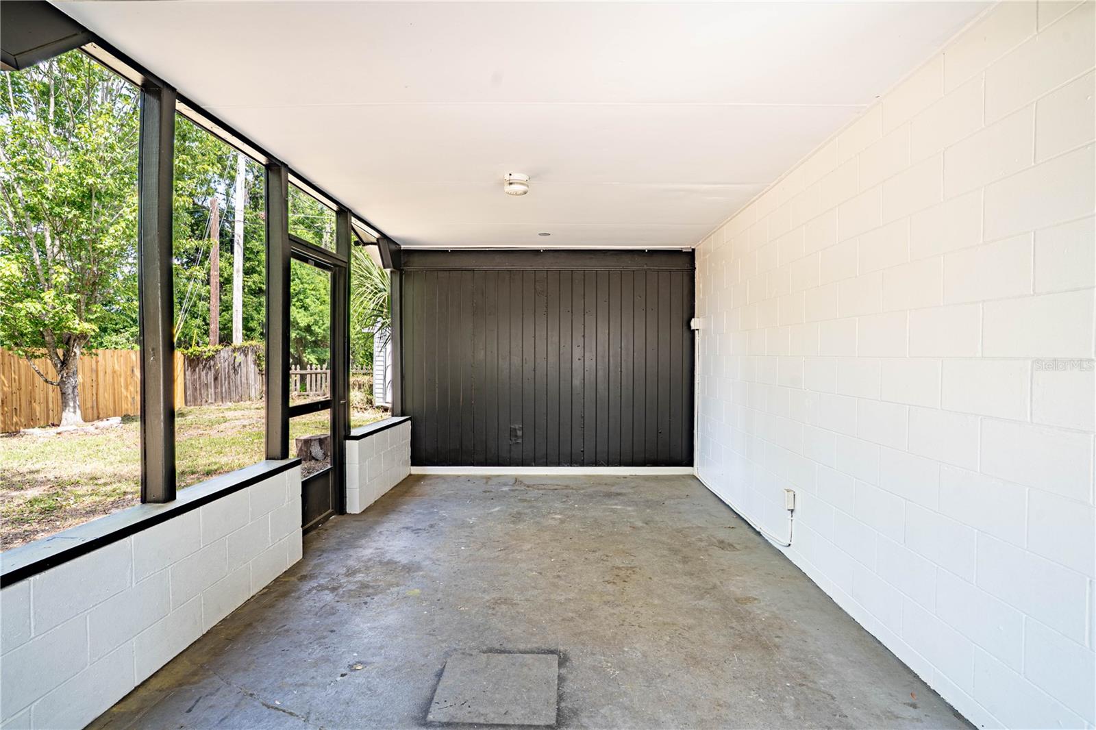 Image 44 of 49 For 2438 Mcarthur Street
