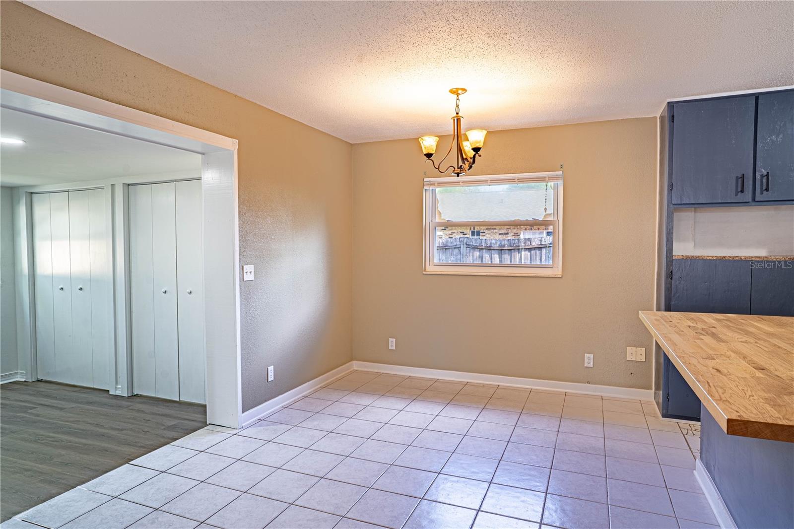 Image 9 of 49 For 2438 Mcarthur Street