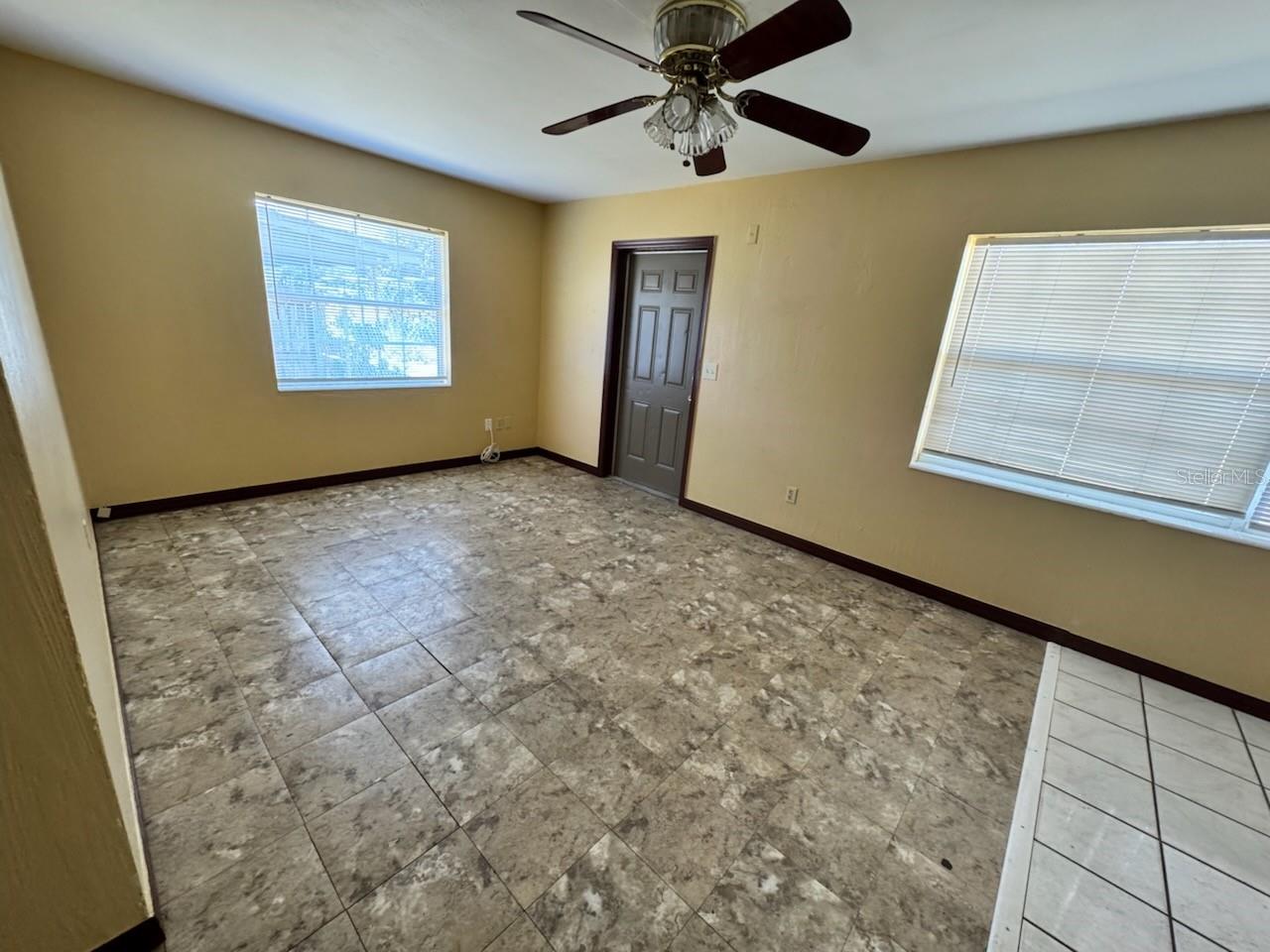 Image 2 of 4 For 1618 Roselawn Street Sw