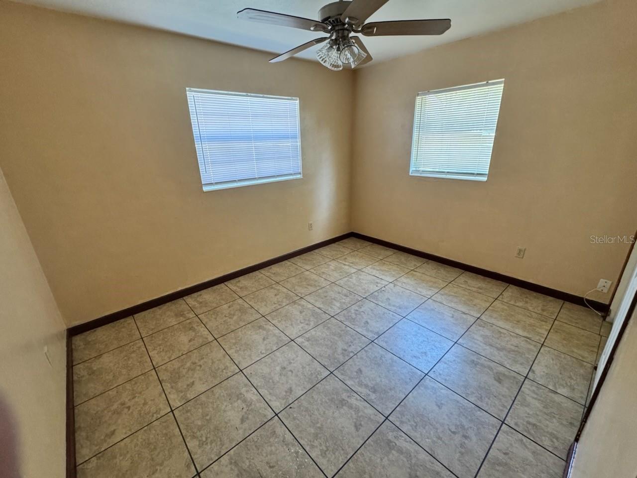 Image 4 of 4 For 1618 Roselawn Street Sw