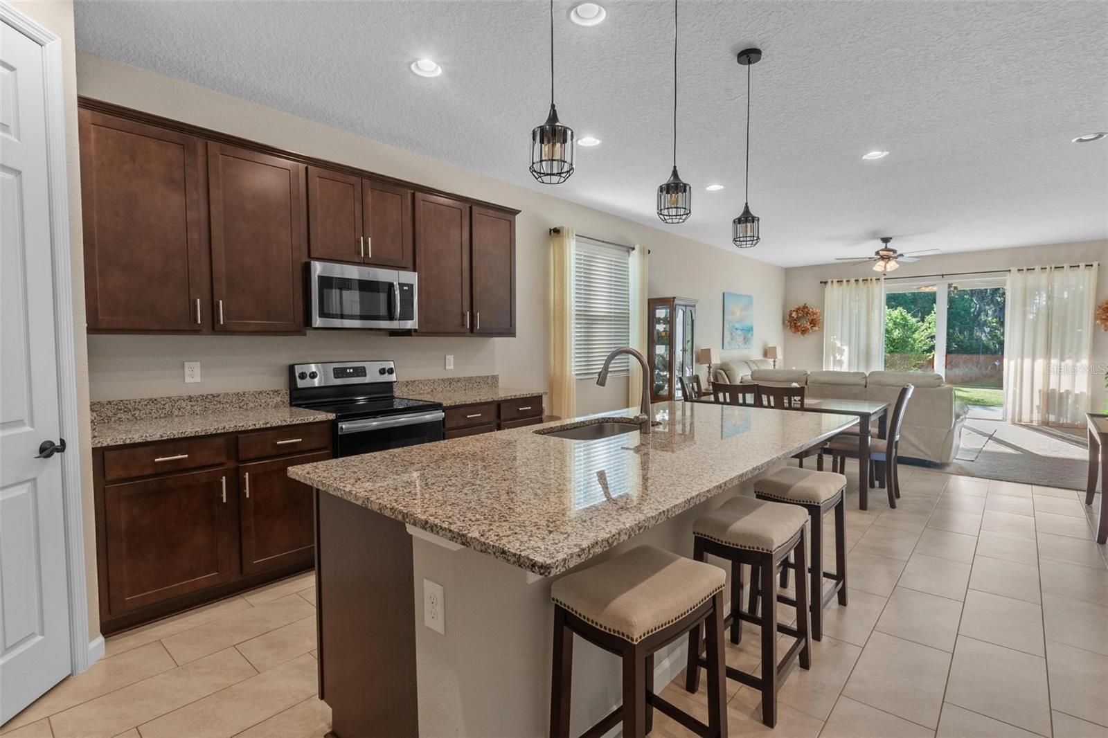 Image 6 of 36 For 225 Summershore Drive