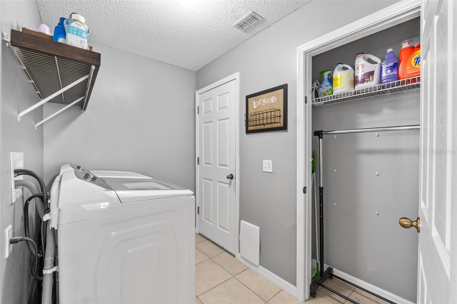 Image 32 of 40 For 1357 Rebecca Drive