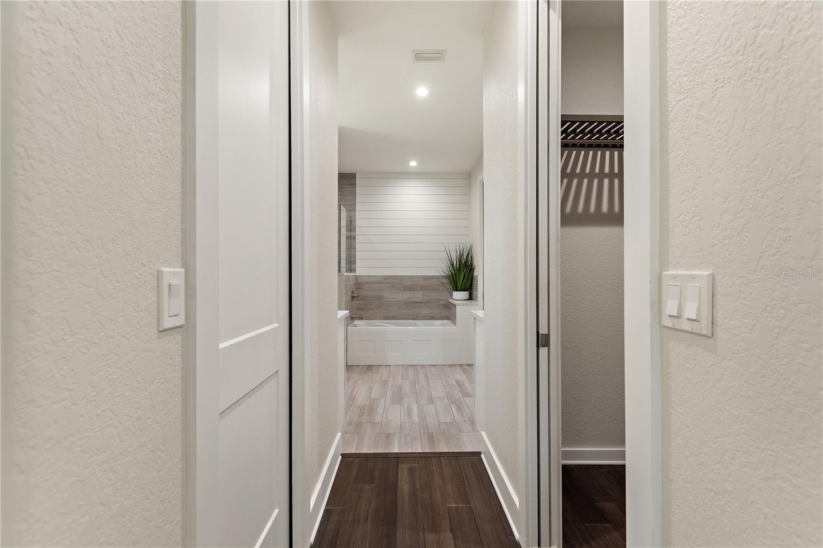 Image 24 of 37 For 7055 Strafford Oaks Drive