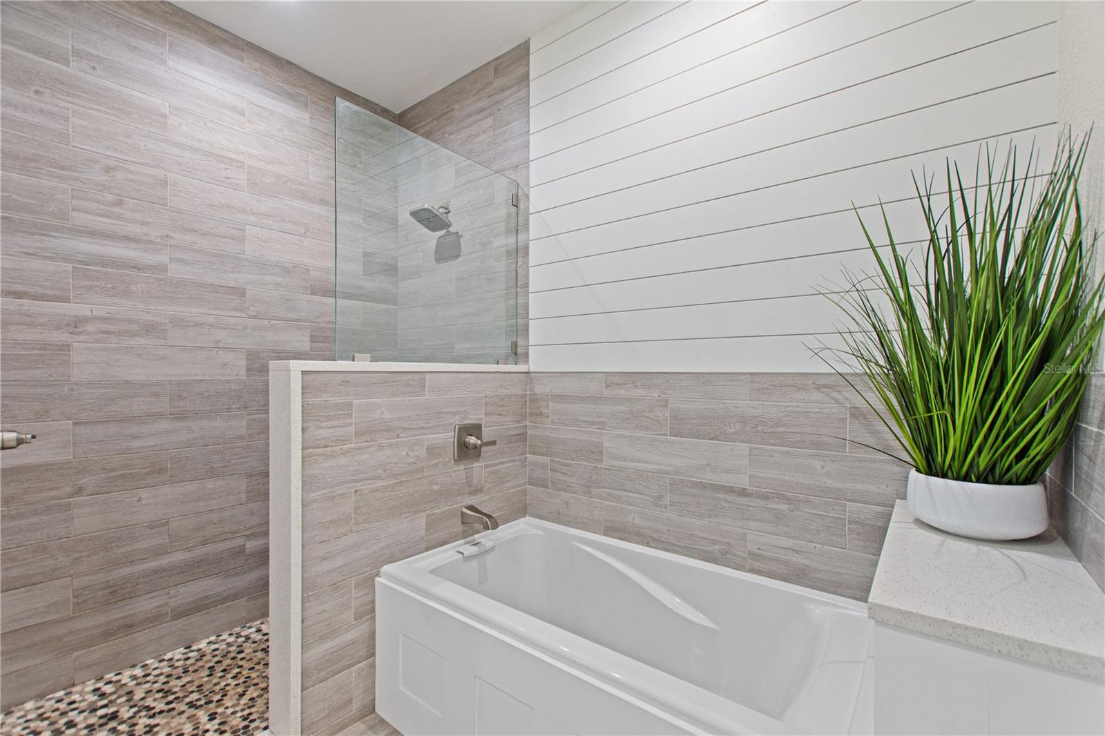 Image 28 of 37 For 7055 Strafford Oaks Drive