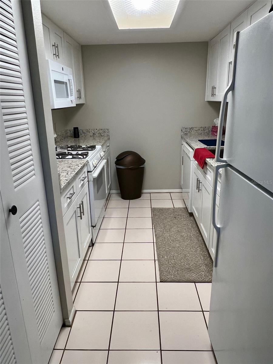 Image 3 of 10 For 2065 Isle Royale Court Se 245