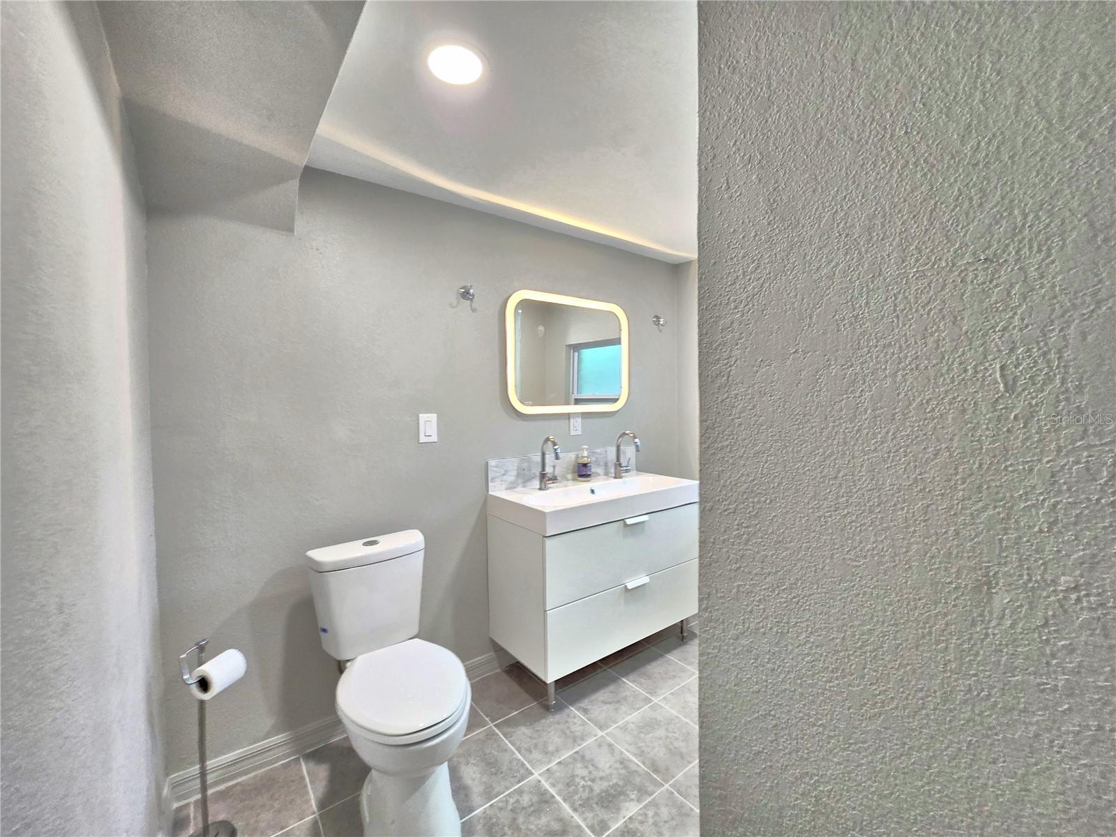 Image 43 of 60 For 1919 19th Street Nw