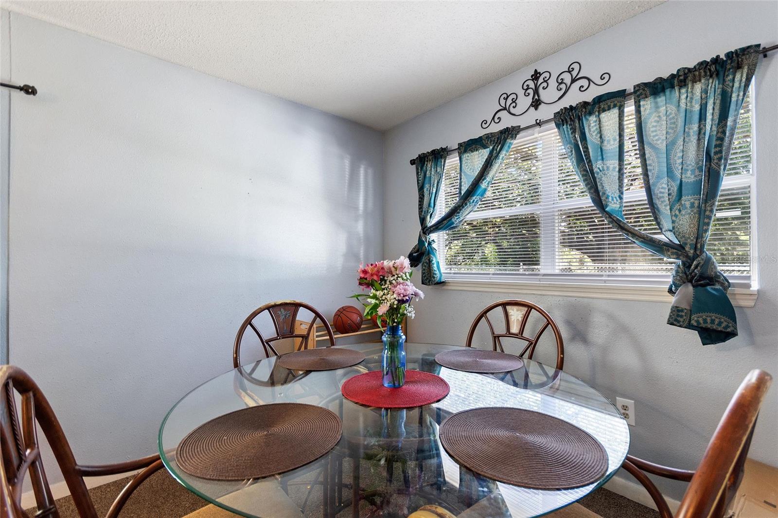 Image 12 of 39 For 825 Augusta Street