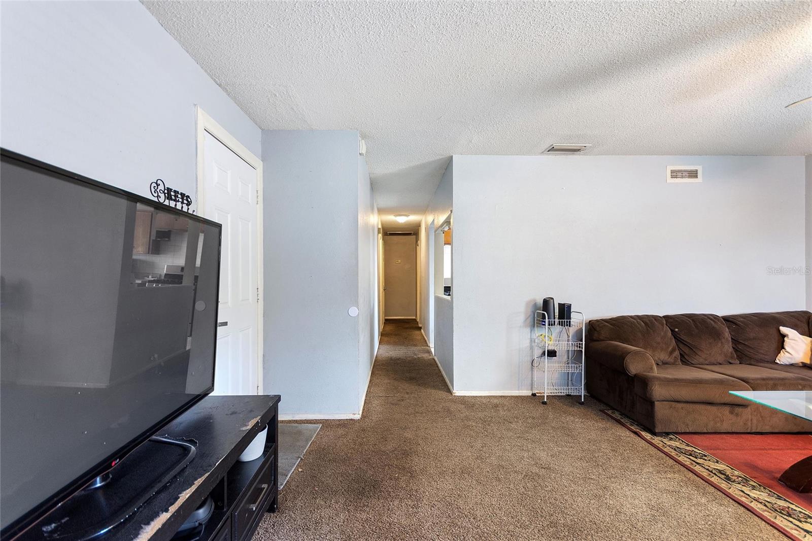 Image 8 of 39 For 825 Augusta Street
