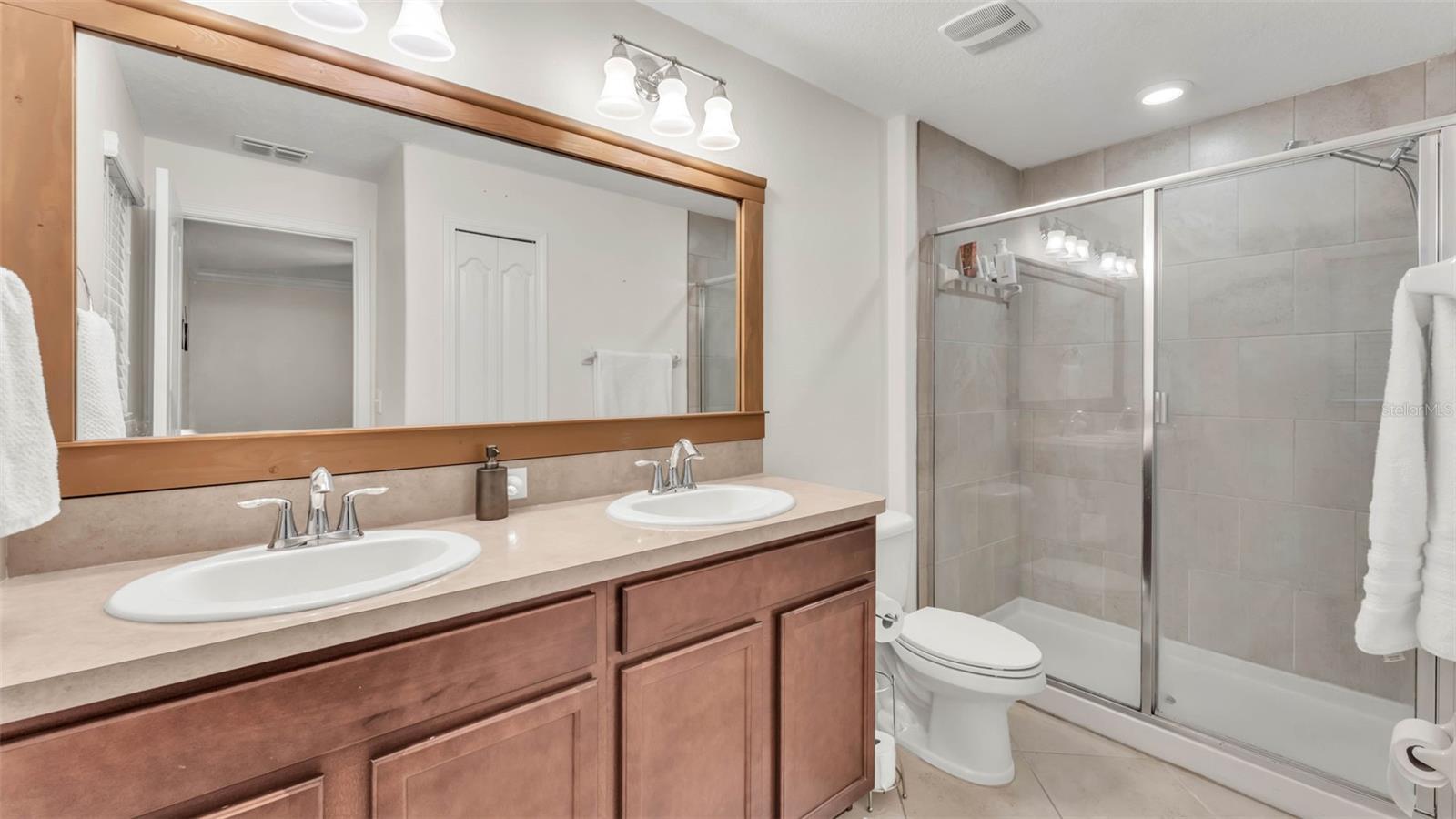 Image 26 of 39 For 6343 Torrington Circle