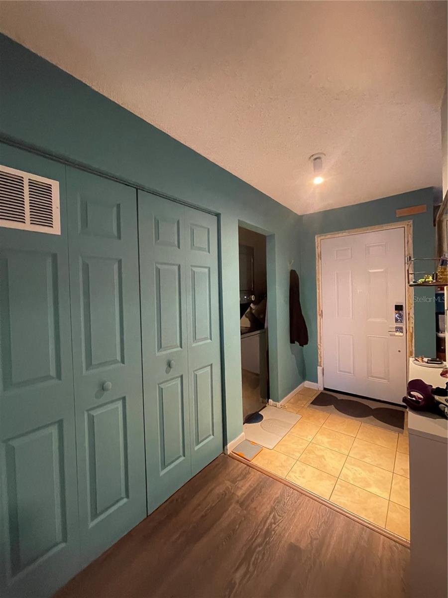 Image 7 of 26 For 2516 Woodgate Boulevard 205