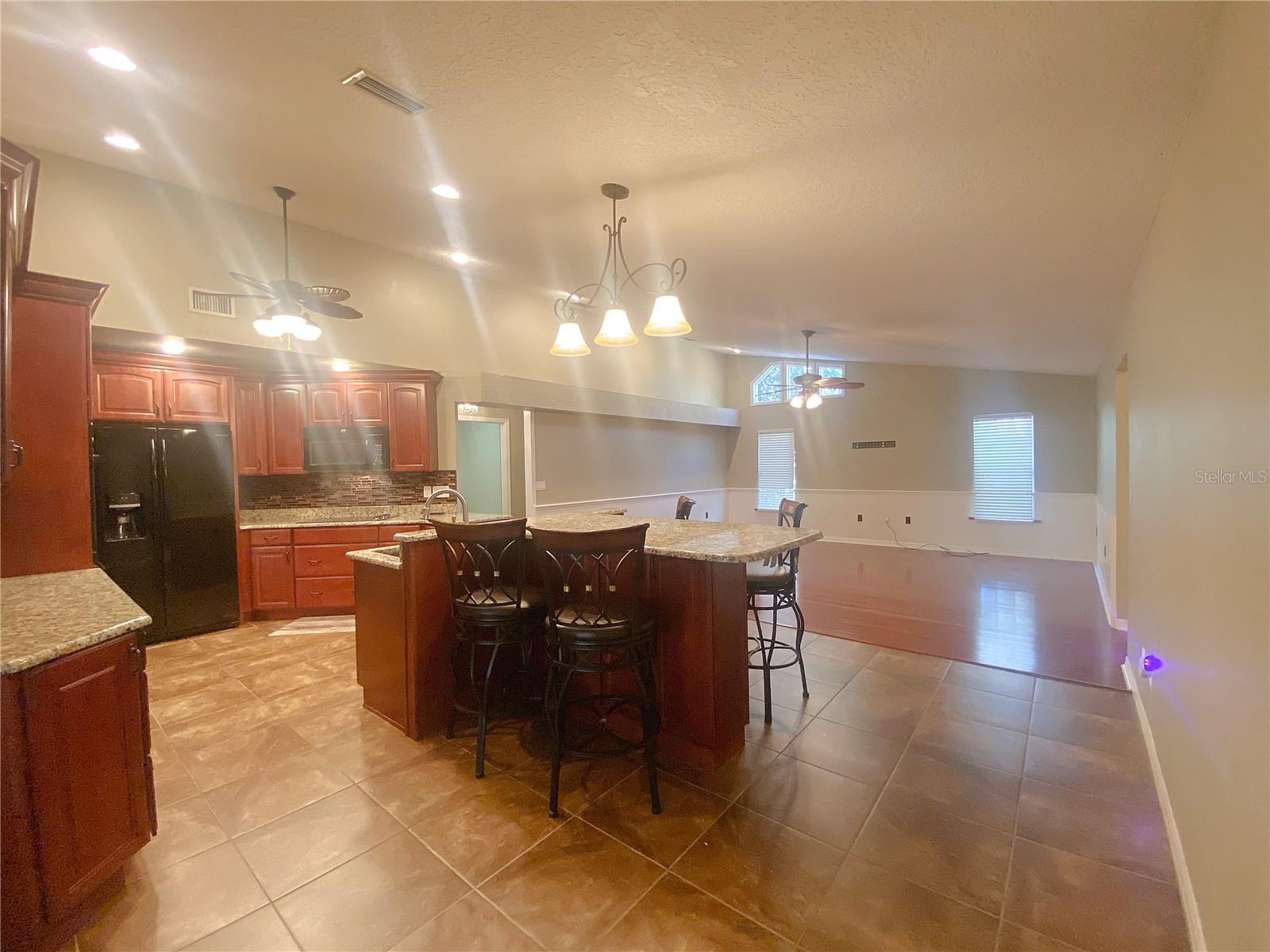 Image 11 of 32 For 994 Country Lake Circle