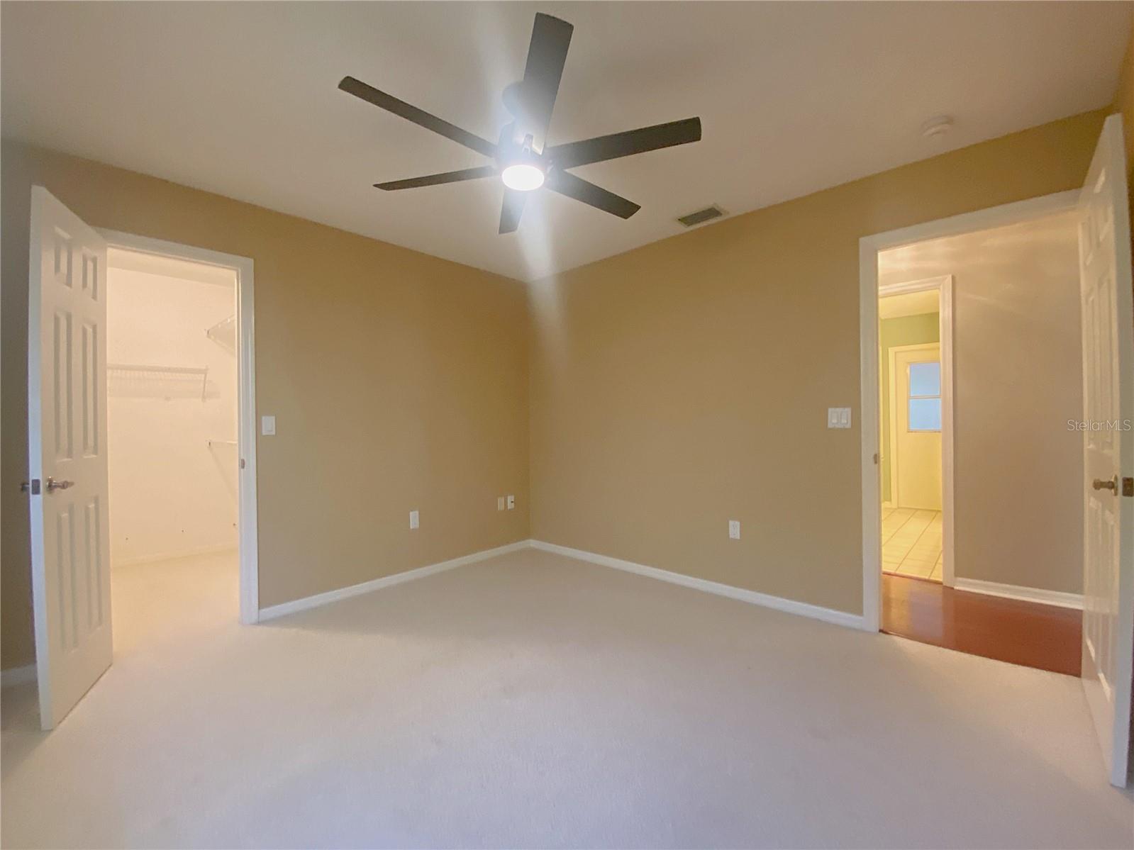 Image 14 of 32 For 994 Country Lake Circle