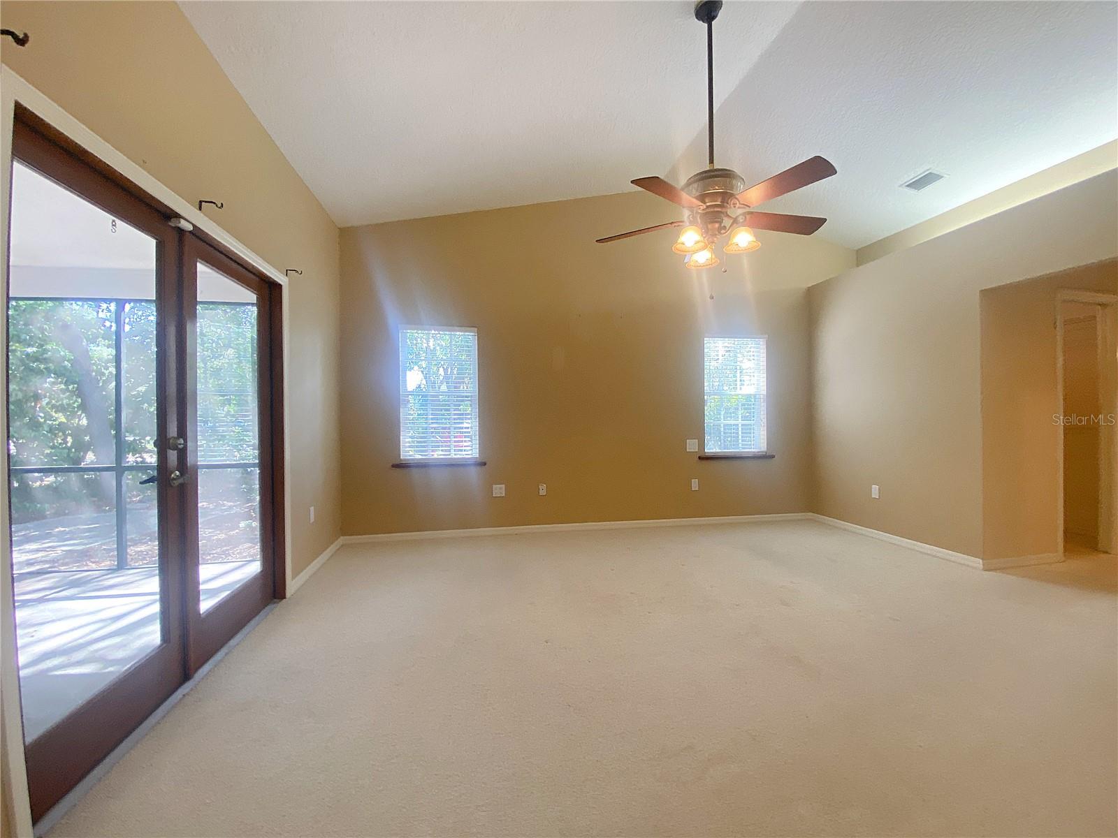 Image 18 of 32 For 994 Country Lake Circle
