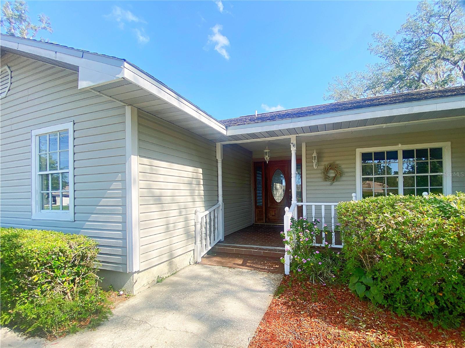 Image 2 of 32 For 994 Country Lake Circle