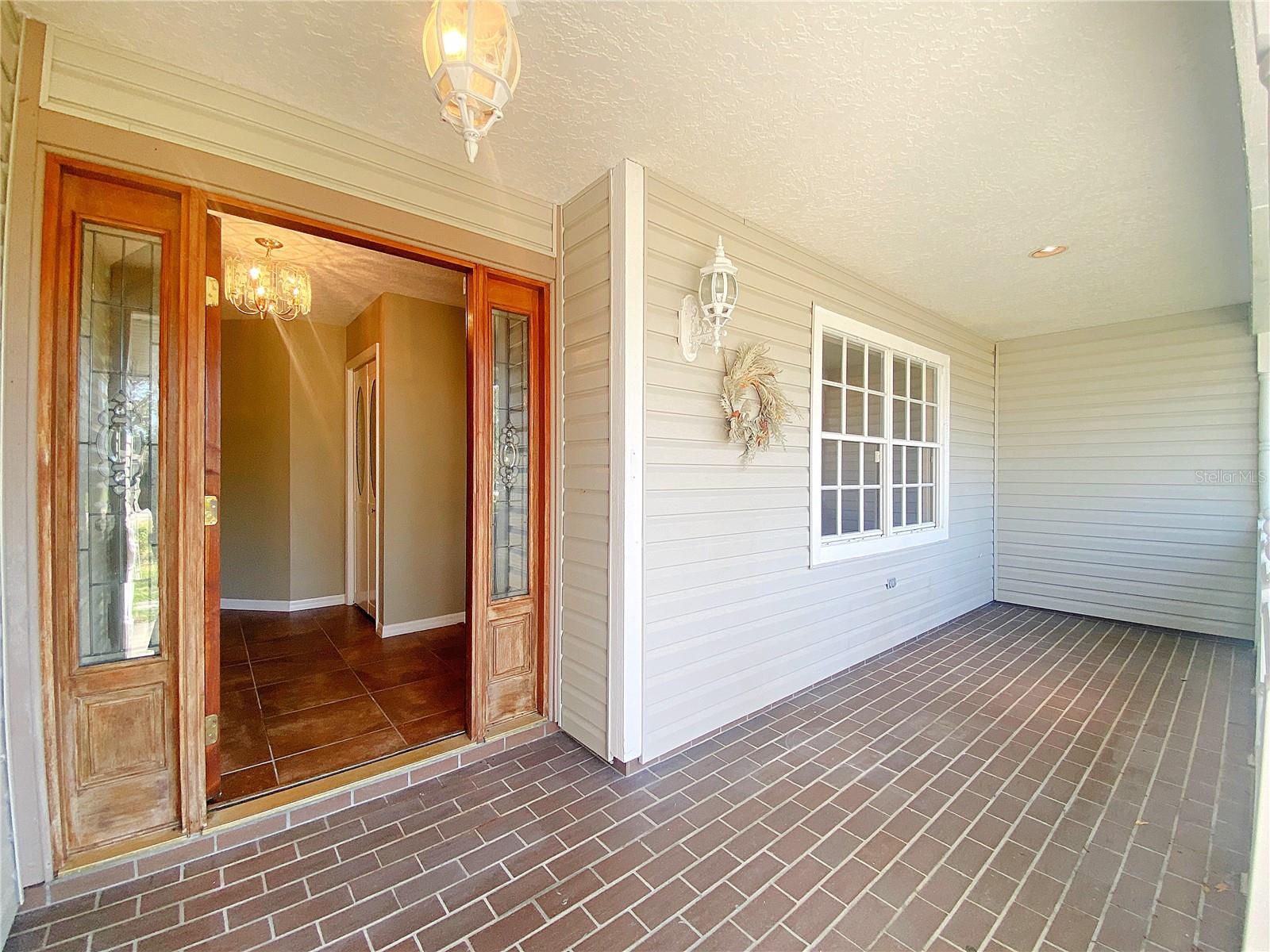 Image 3 of 32 For 994 Country Lake Circle