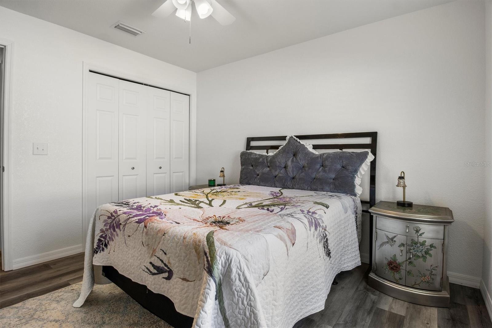 Image 21 of 28 For 1221 Alameda Drive S