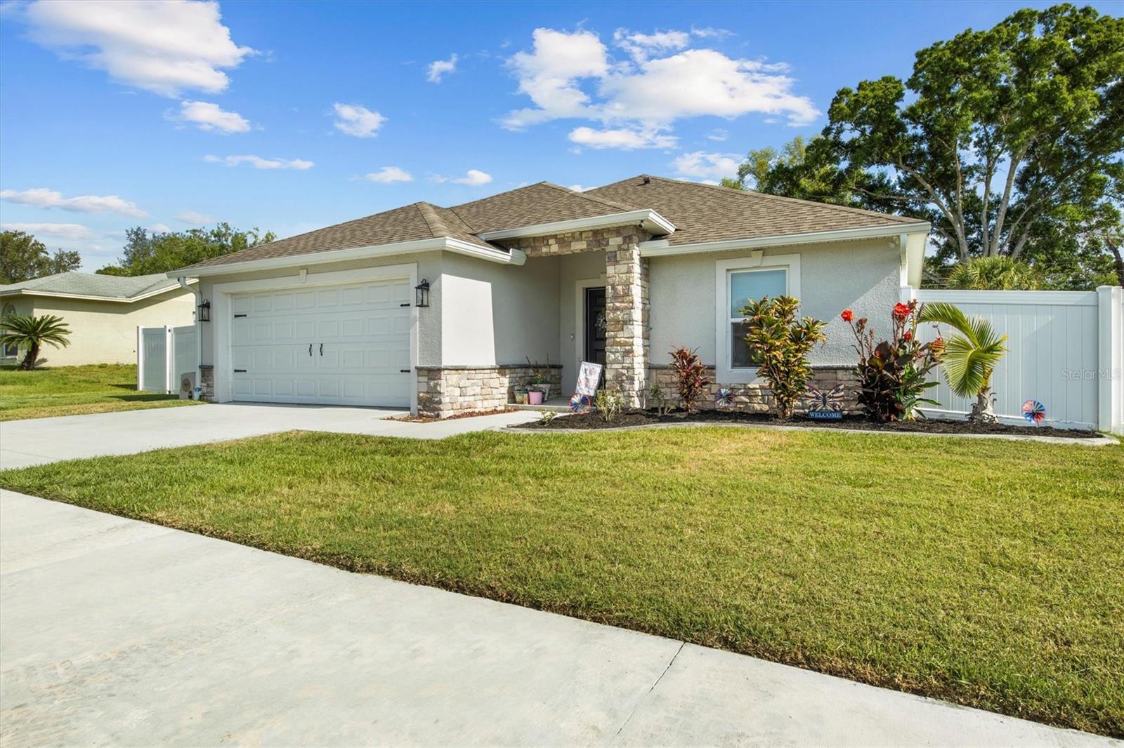 Image 4 of 28 For 1221 Alameda Drive S