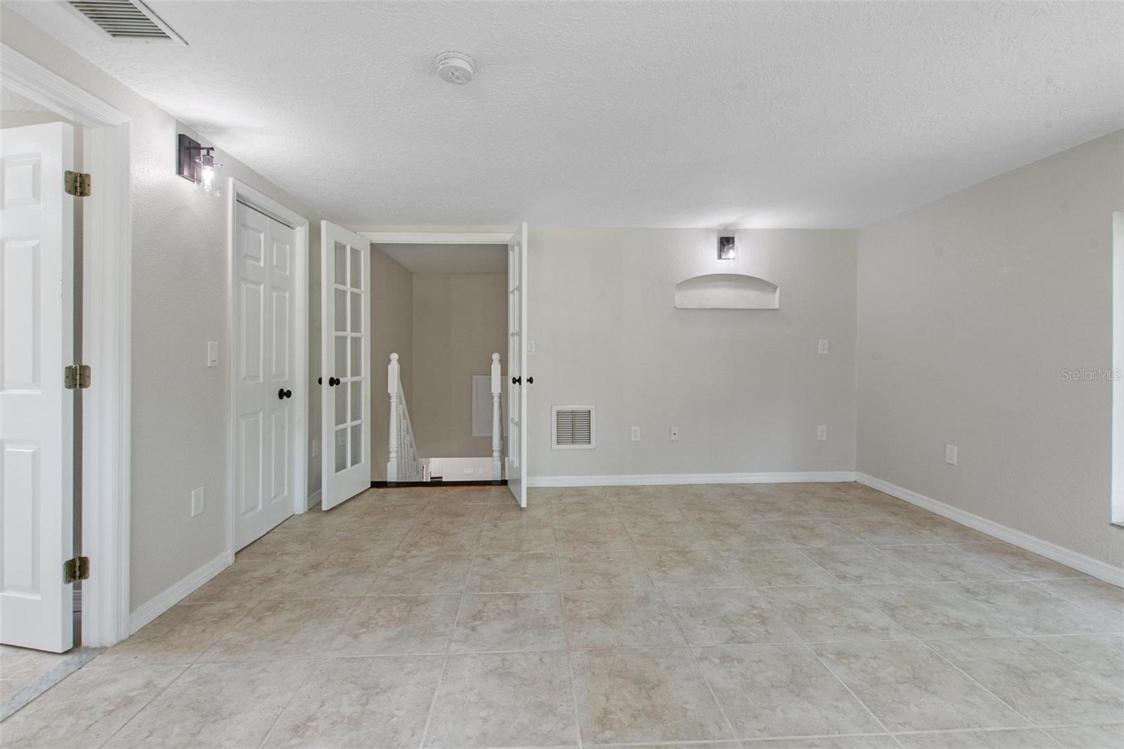 Image 20 of 37 For 6317 Discovery Lane