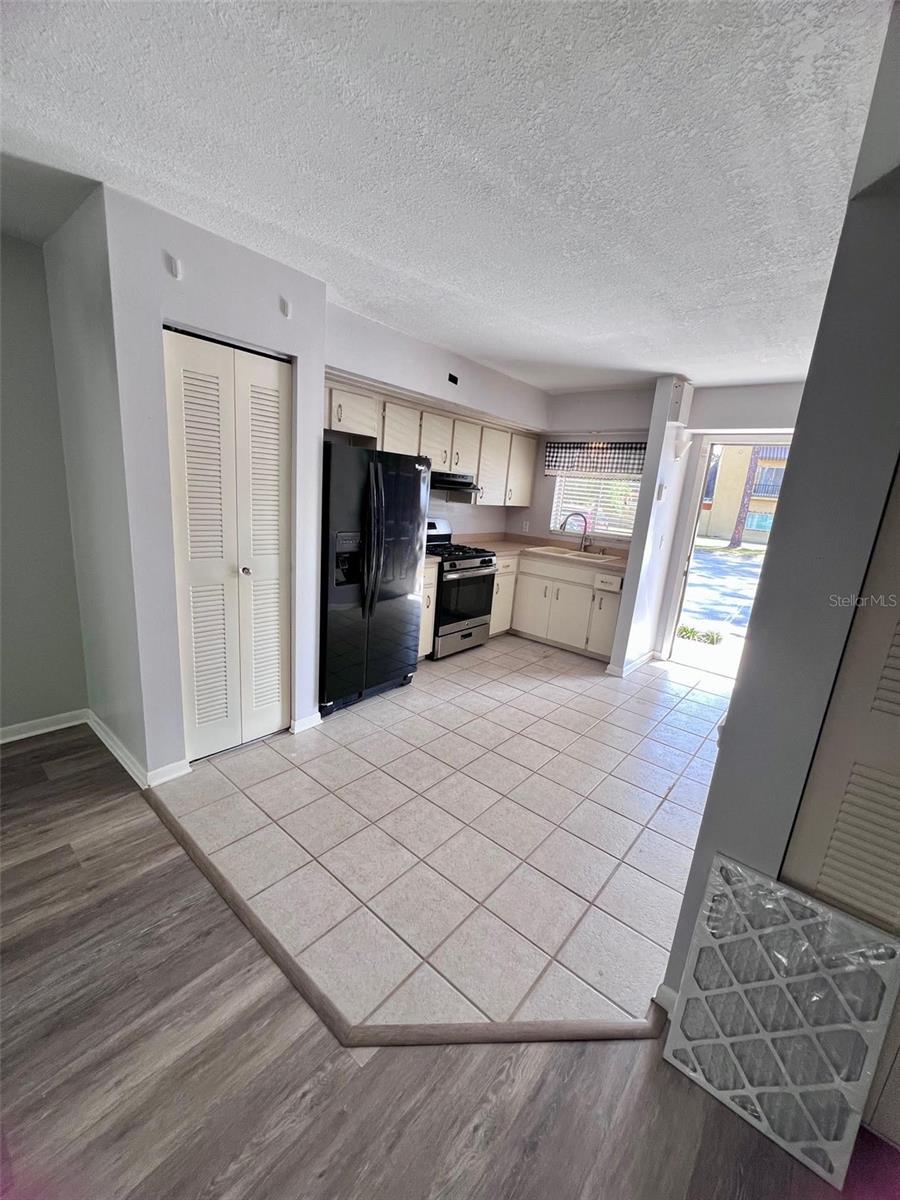 Image 4 of 13 For 817 Orchid Springs Drive