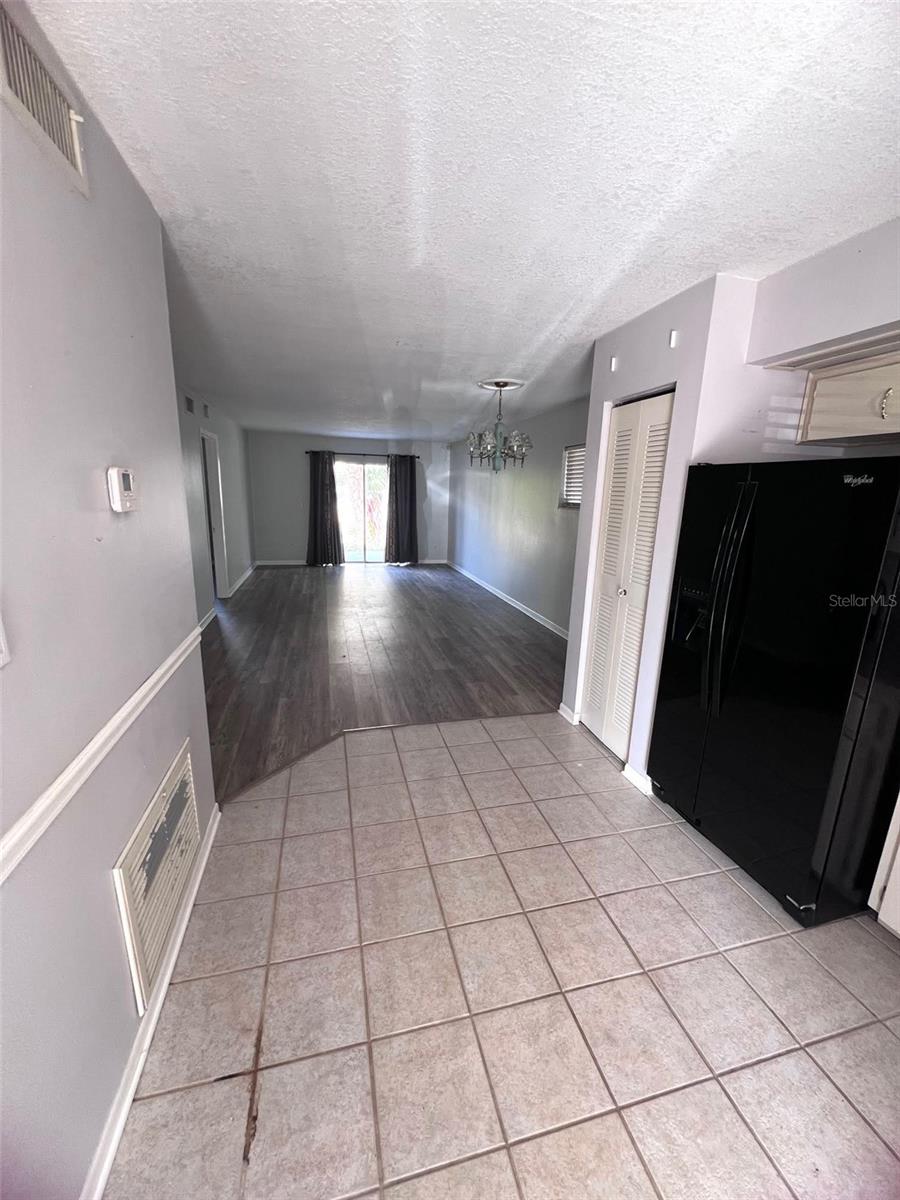 Image 5 of 13 For 817 Orchid Springs Drive