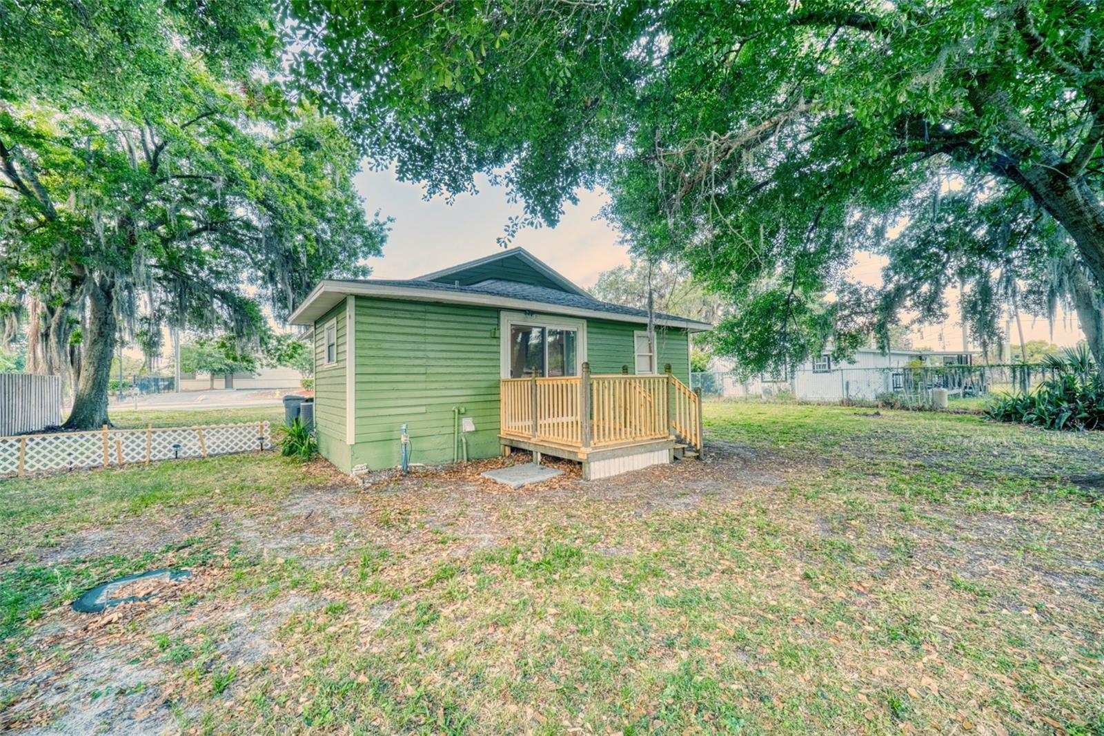 Image 16 of 23 For 230 Denton Avenue