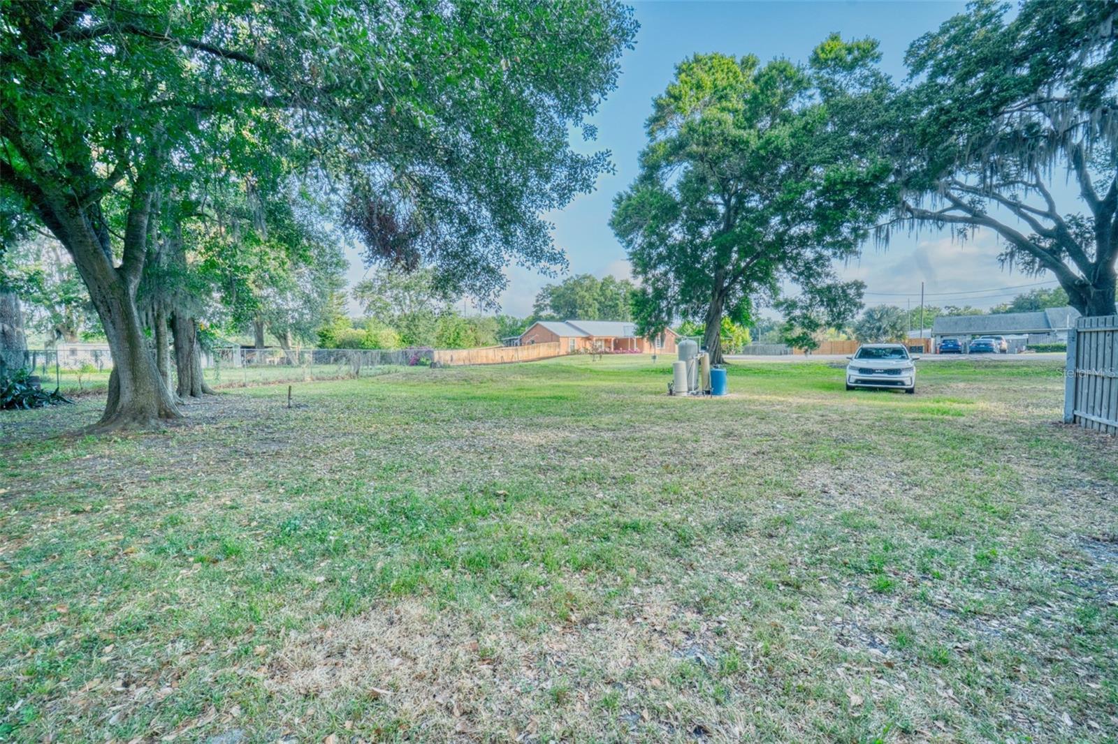 Image 20 of 23 For 230 Denton Avenue