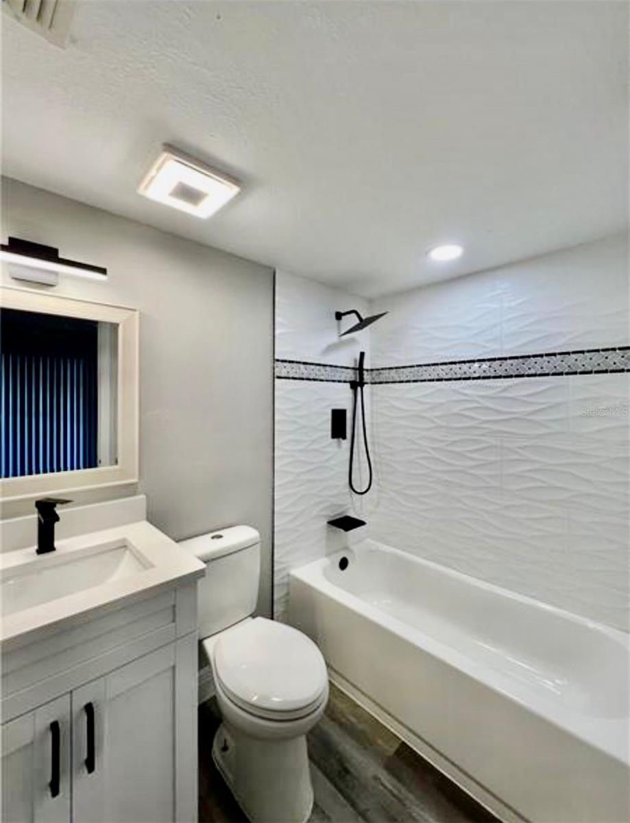 Image 6 of 6 For 7108 Waterside Drive 103