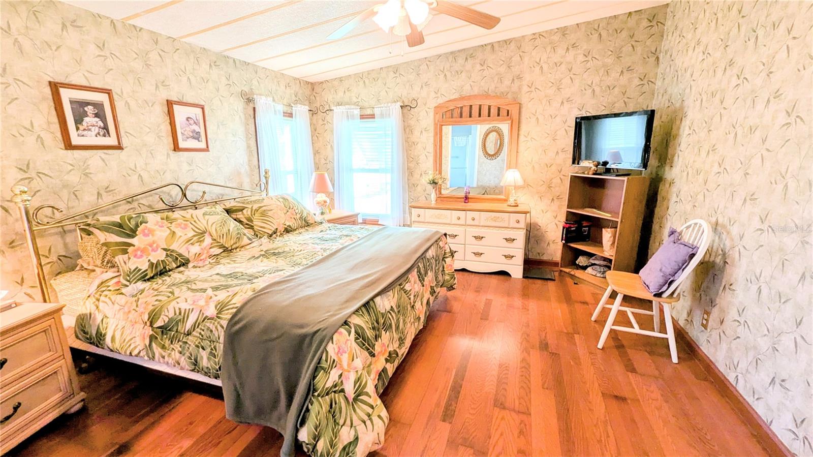 Image 17 of 31 For 6562 Chinaberry Drive Ne