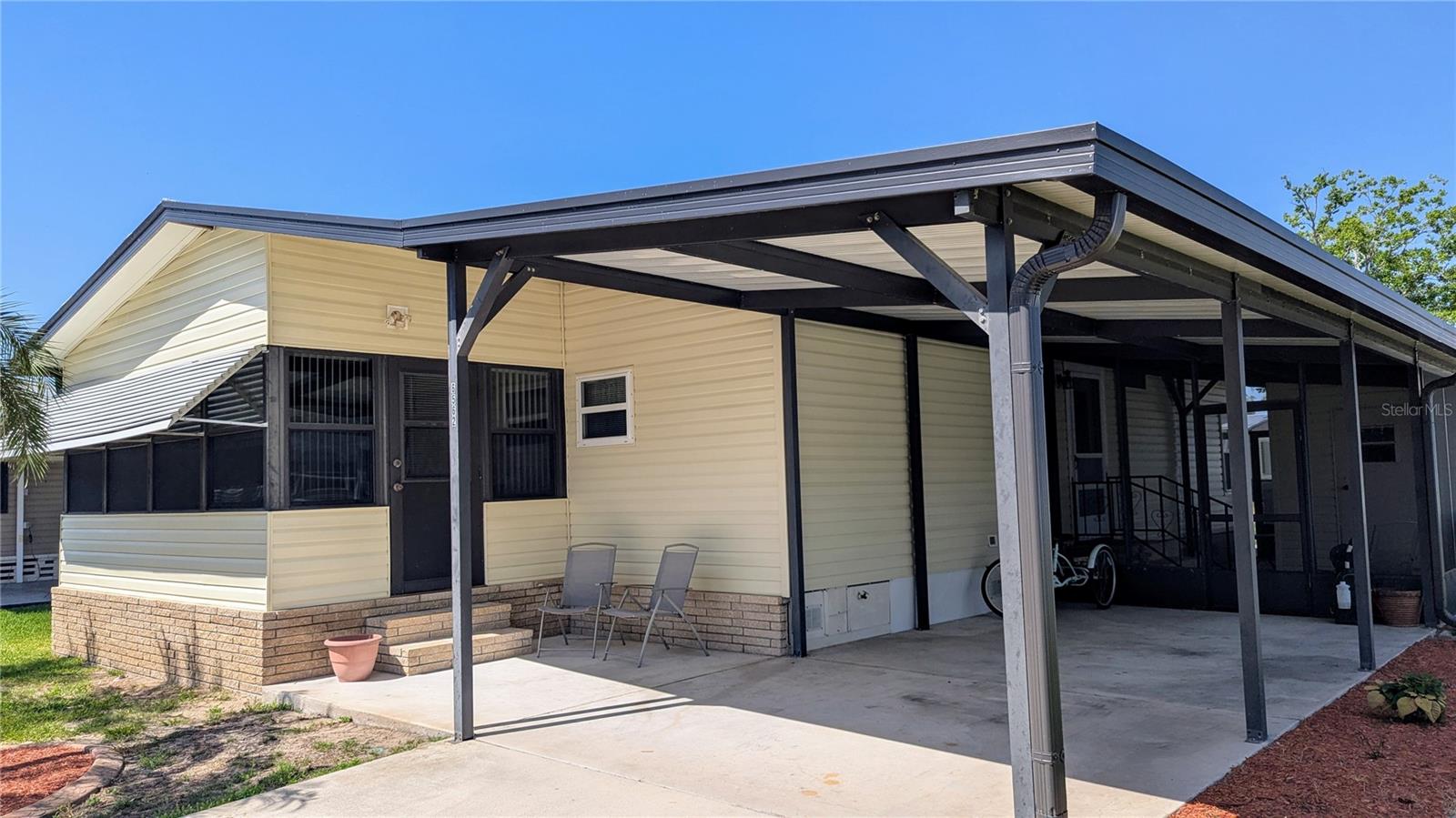 Image 2 of 31 For 6562 Chinaberry Drive Ne