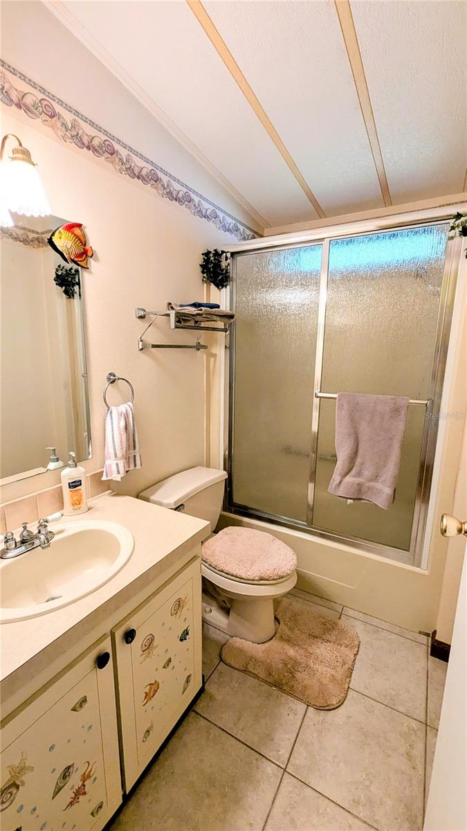 Image 22 of 31 For 6562 Chinaberry Drive Ne