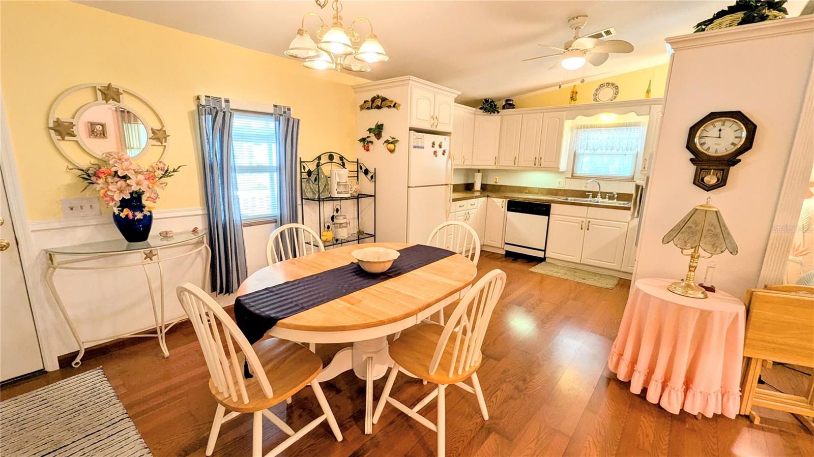 Image 8 of 31 For 6562 Chinaberry Drive Ne