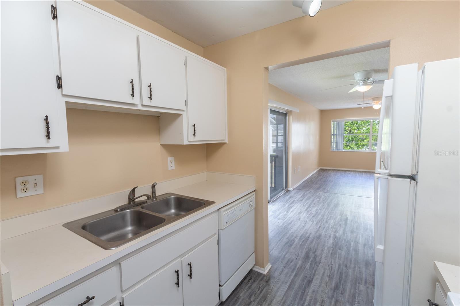 Image 11 of 31 For 1550 11th Street Ne E7